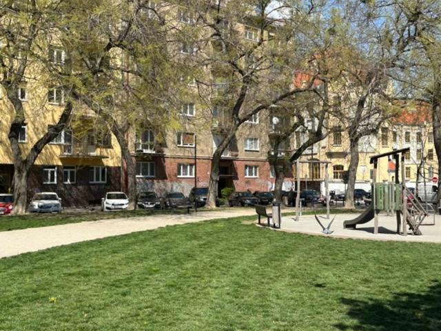 Sunny House One Apartment Bratislava Exterior photo